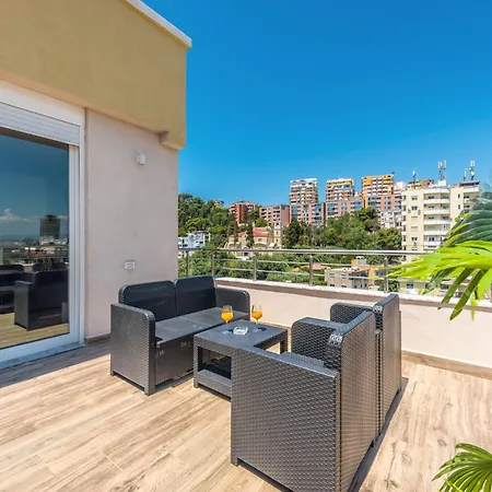 Beachfront Bliss Apartment *